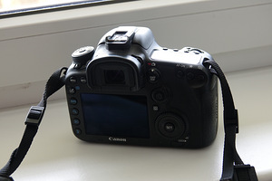 Canon EOS 7D Mark2 (2 foto / 4)