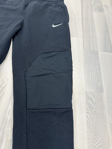 Штаны Nike (2 фото из 5)