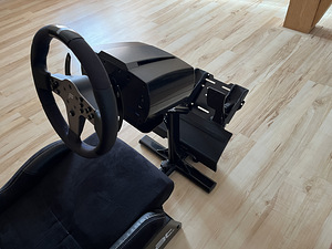 Fanatec CSL Elite bundle + Playseat Evolution Alcantara (3 foto / 4)