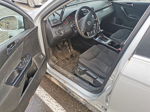 VW Passat B6 (5 foto / 15)