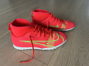 Nike puutsad 37,5 (1 foto / 4)