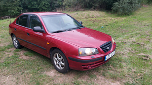 Hyundai Elantra (2 foto / 8)