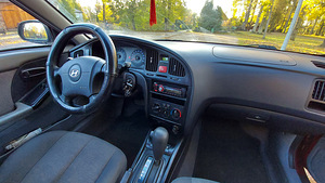 Hyundai Elantra (6 foto / 8)