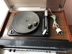 Vinüül plaadimängija Vega 312 stereo 1972 a. (2 foto / 3)