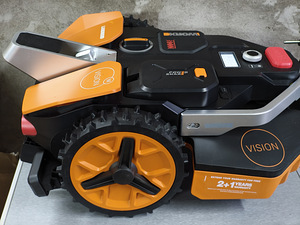 НОВИНКА!!! 0 часов! Робот-газонокосилка Worx Vision WR206E 600м2 (1 фото из 9)