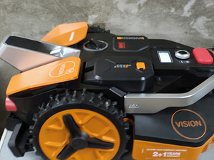 НОВИНКА!!! 0 часов! Робот-газонокосилка Worx Vision WR206E 6 (1 фото из 10)