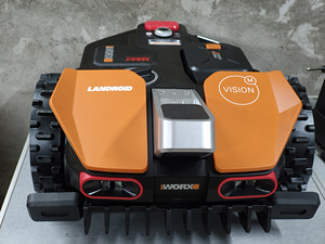 НОВИНКА!!! 0 часов! Робот-газонокосилка Worx Vision WR206E 6 (3 фото из 10)