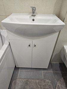 VALAMUKAPP + VALAMU+ vannitoakapp peegliga (1 foto / 6)