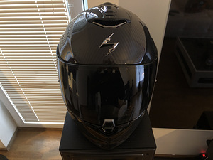 Scorpion EXO-1400 EVO II Carbon Air kiiver (1 foto / 5)