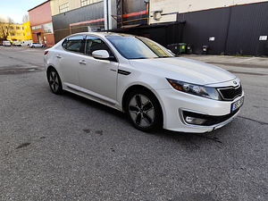 Auto rent Kia Optima (6 foto / 7)