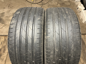 Nokian Hakka Black 235/40R19 (1 foto / 4)