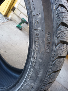 Продам шины мс 255/40 R20. (2 фото из 4)