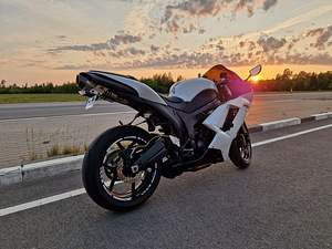 Kawasaki Ninja ZX-6R (1 foto / 8)