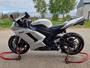 Kawasaki Ninja ZX-6R (3 foto / 8)