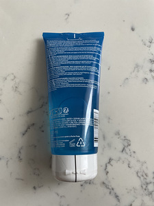 Dušigeel. La Roche Posay Effaclar (3 foto / 3)