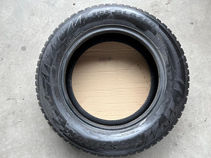 Naastrehv 215/60R16 (2 foto / 2)