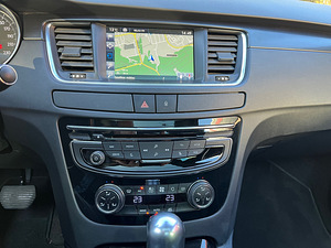 Peugeot 508 SW Allure 2,0HDi 120kW Webasto (10 foto / 15)