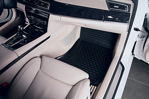 Комплект ковриков для Skoda Superb 3 (2 фото из 5)