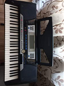 Yamaha süntesaator PSR-540 koos jalaga