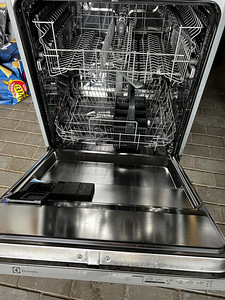 Integreeritav nõudepesumasin Electrolux ESL6200LO (1 foto / 1)