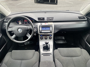 Volkswagen Passat (6 foto / 8)