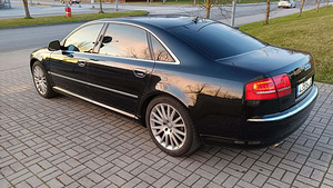 Audi A8 Long 3.0 171kW (2 foto / 10)