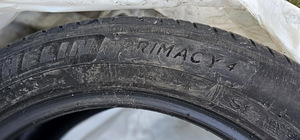 Шины MICHELIN R17 215 55 (3 фото из 4)
