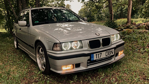 BMW 318i M (6 foto / 9)