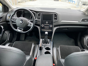 Müüa Renault Megane 2017 (7 foto / 11)