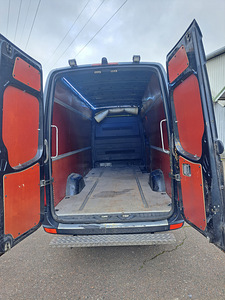 Volkswagen Crafter 2.5 120kW (9 foto / 11)