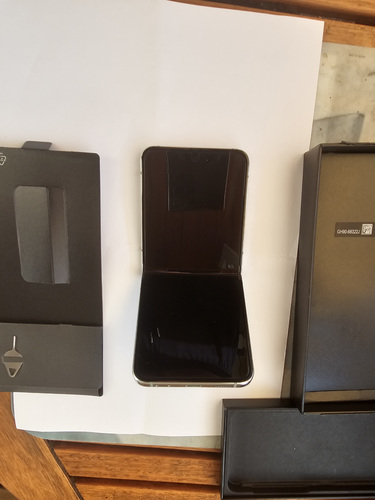 Samsung Galaxy Flip
