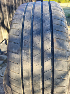215/55/16 (1 фото из 4)