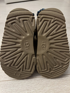 UGG laste saapad - suurus 23,5 (3 foto / 4)