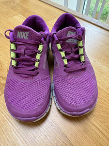 Nike tossud, suurus 36 (2 foto / 4)