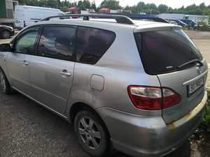 Toyota Avensis Verso 2.0 110kw (3 foto / 6)