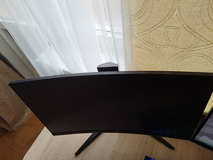 Монитор AOC 24" 144hZ (2 фото из 3)