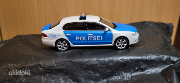 Модель автомобиля 1/43 Skoda superb Полиция