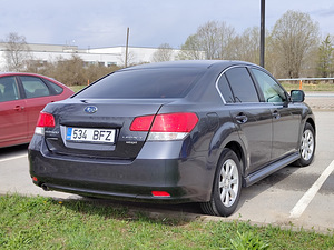 Subaru Legacy 2.0 110kw manuaal (3 foto / 7)