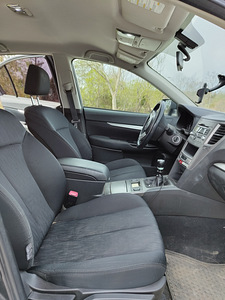 Subaru Legacy 2.0 110kw manuaal (6 foto / 7)