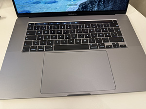 MacBook Pro 2019 16 Retina (7 foto / 9)