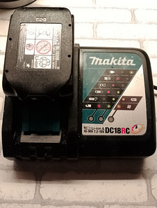 Зарядное устройство Makita dc18rc + аккумулятор 2ah (1 фото из 3)