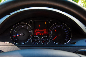 Volkswagen Passat 2.0 110kW (6 foto / 10)