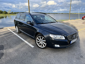 Volvo v70 Summum D4 My2015 (3 foto / 15)