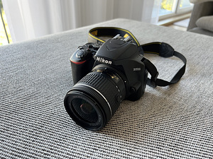 Nikon D3500 + 18-55 AF-P VR Kit (1 foto / 2)