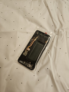 Экран Samsung S8 (2 фото из 2)