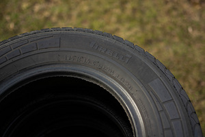 Suverehvid kaubikule Pirelli 195R14C 106/104 (2 foto / 2)