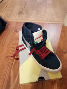 Kedsid Diadora suurus 36 (4 foto / 4)