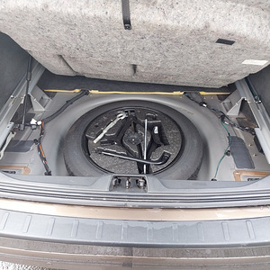 M: Volvo v70 2.0 100kw D3 momentum (13 foto / 14)