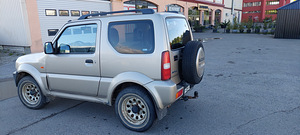 Suzuki Jimny (2 фото из 12)