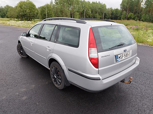 Ford Mondeo Ghia (6 foto / 13)